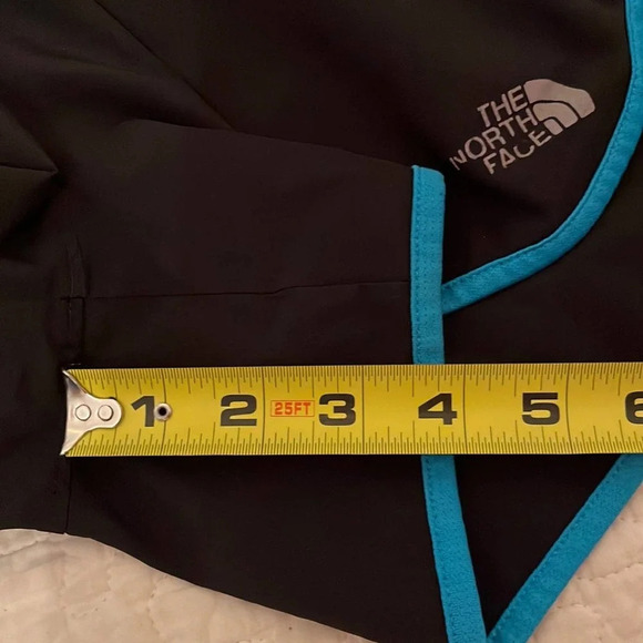 North face women’s black Shorts small - Picture 6 of 6